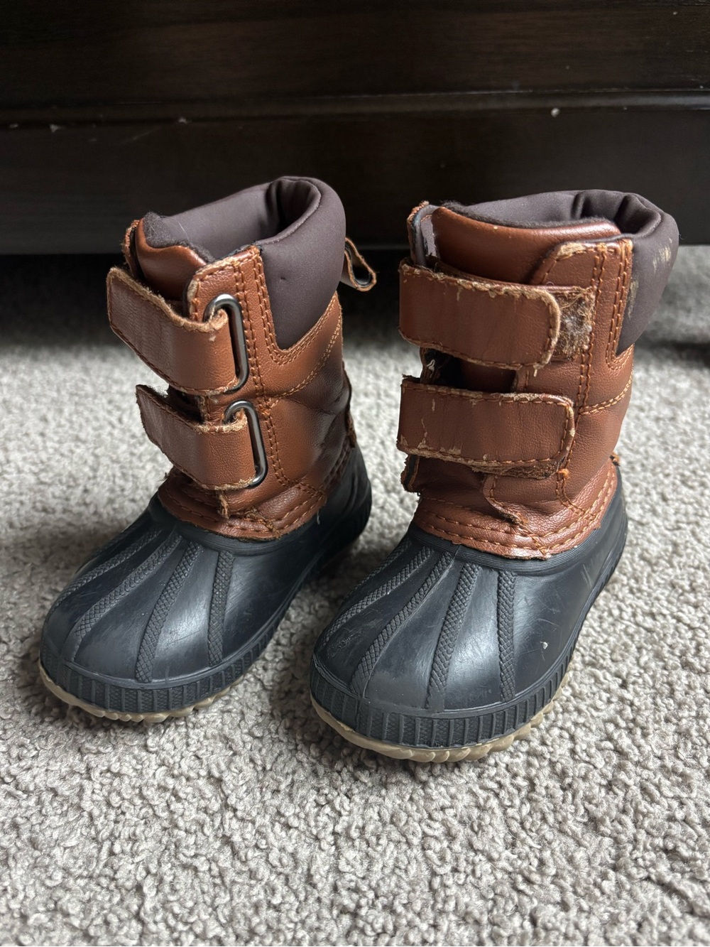 3M Thinsulate Kids Brown and Black Duck Boots with Velcro Straps 5T/6T